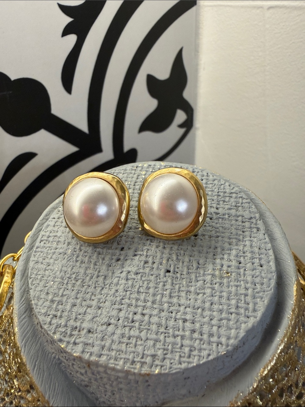 EUC Gold Toned Brighton Contempo Cloverleaf Pendant Necklace and Earring Set - Picture 3 of 10
